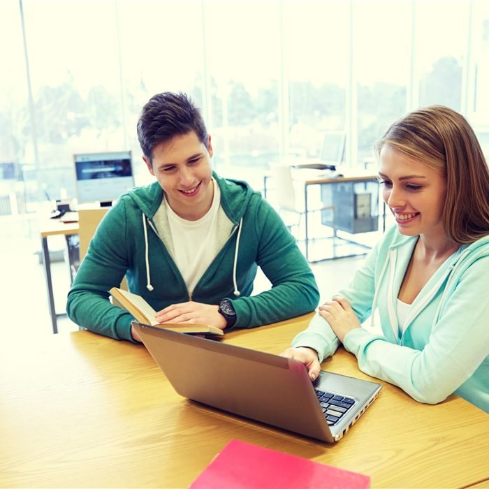 AEC Consultant advisor supporting a Birmingham student with their application